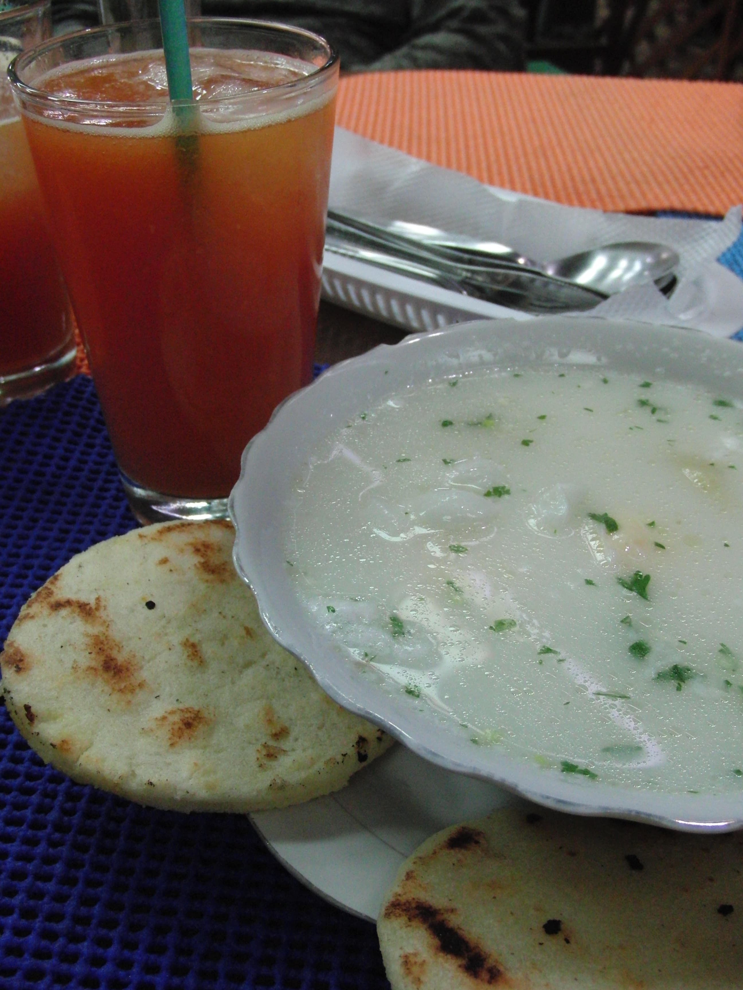 Desayuno con arepa